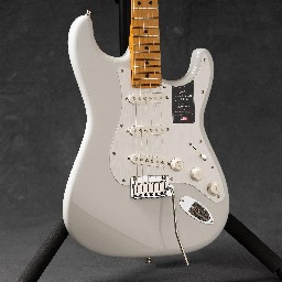 Fender American Ultra II Stratocaster®, Maple Fingerboard, Avalanche