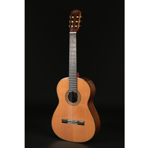 Romero Classical Guitar Cedar & Walnut